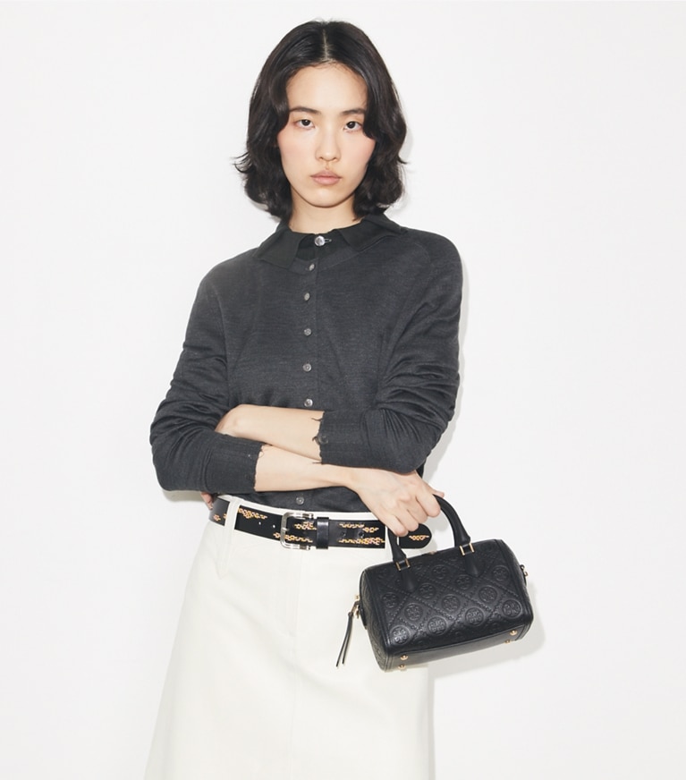 Tory Burch designer crossbody bags T Monogram Pebbled Petite Barrel Bag in BLACK accessory on model