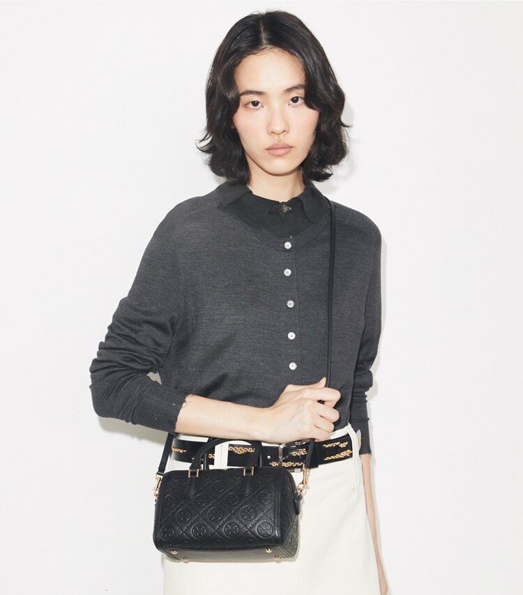 Tory Burch designer crossbody bags T Monogram Pebbled Petite Barrel Bag in BLACK additional on model