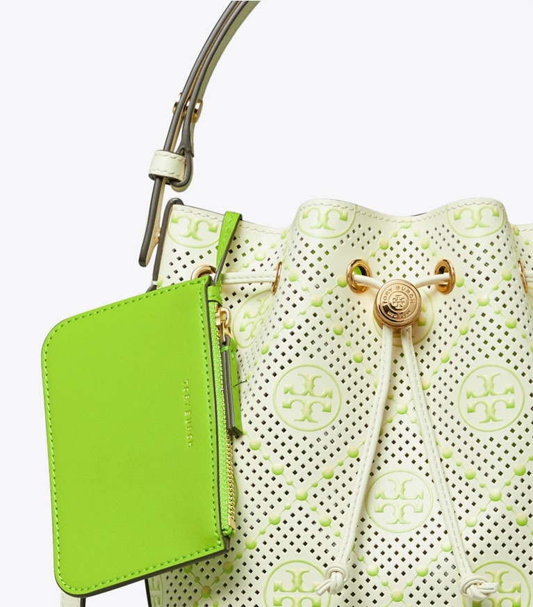 Tory Burch designer クロスボディバッグ Tモノグラム パーフォレート バケットバッグ in New Ivory / Green angle