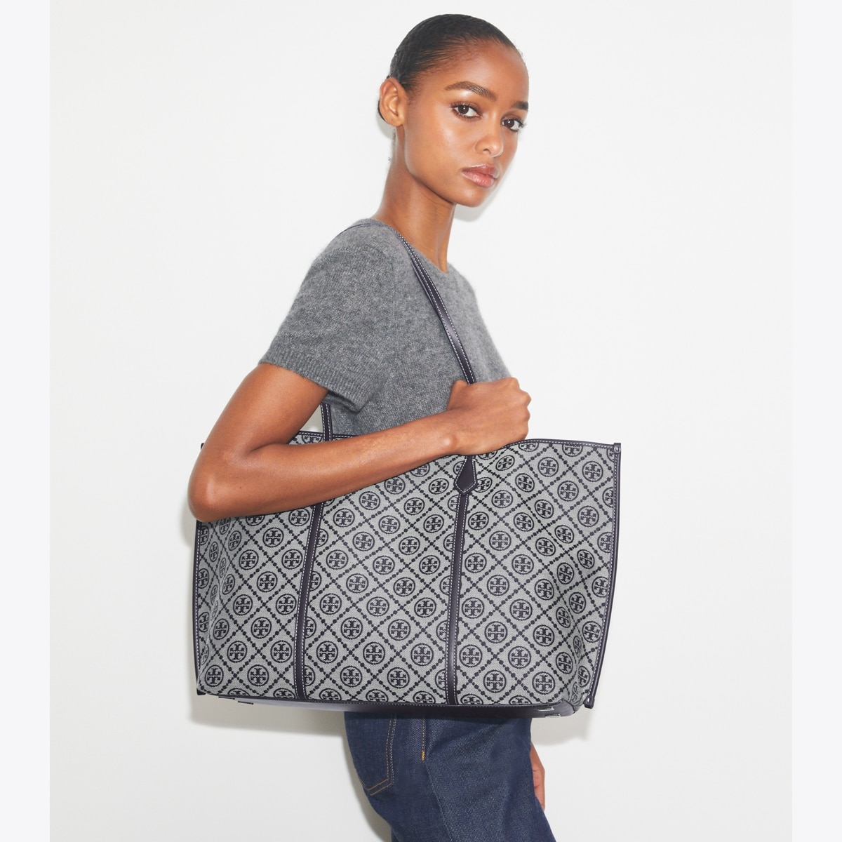 Tory Burch ペリー Tモノグラム ジャカード エンブロイダリー トート t-monogram-perry-tote-