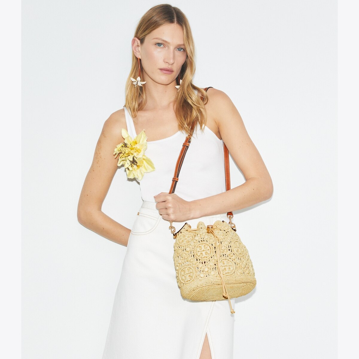 t-monogram-raffia-bucket-bag-