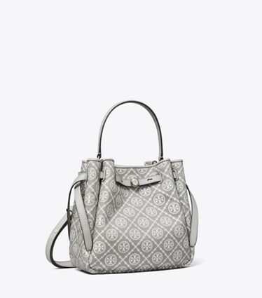 Tory Burch designer クロスボディバッグ ロミー Tモノグラム バケットバッグ in Gray angle