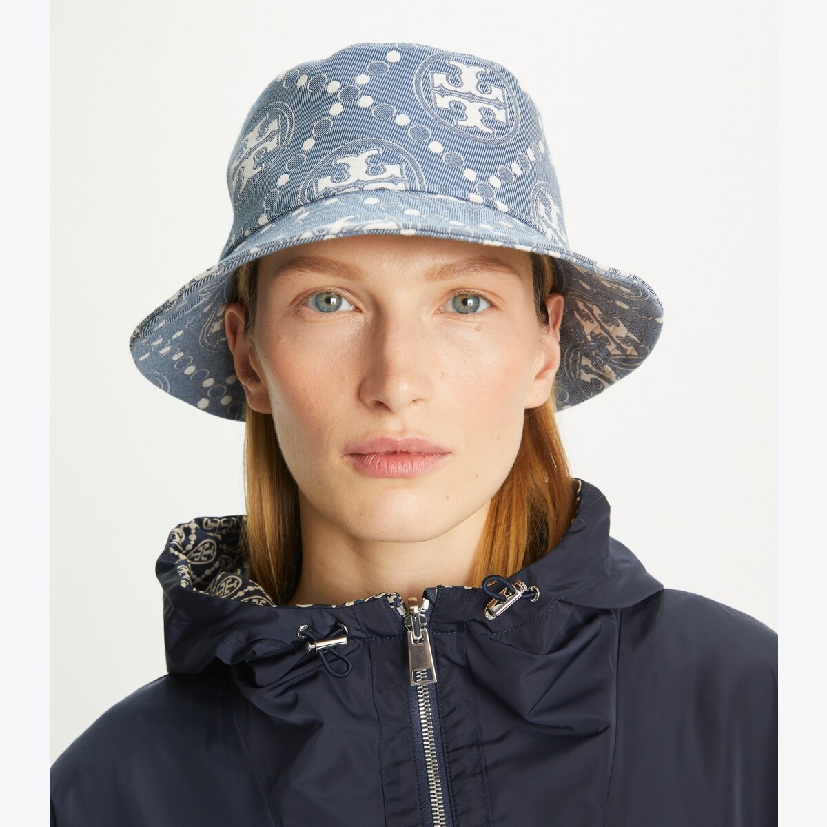 t-monogram-short-brim-bucket-  display picture 2