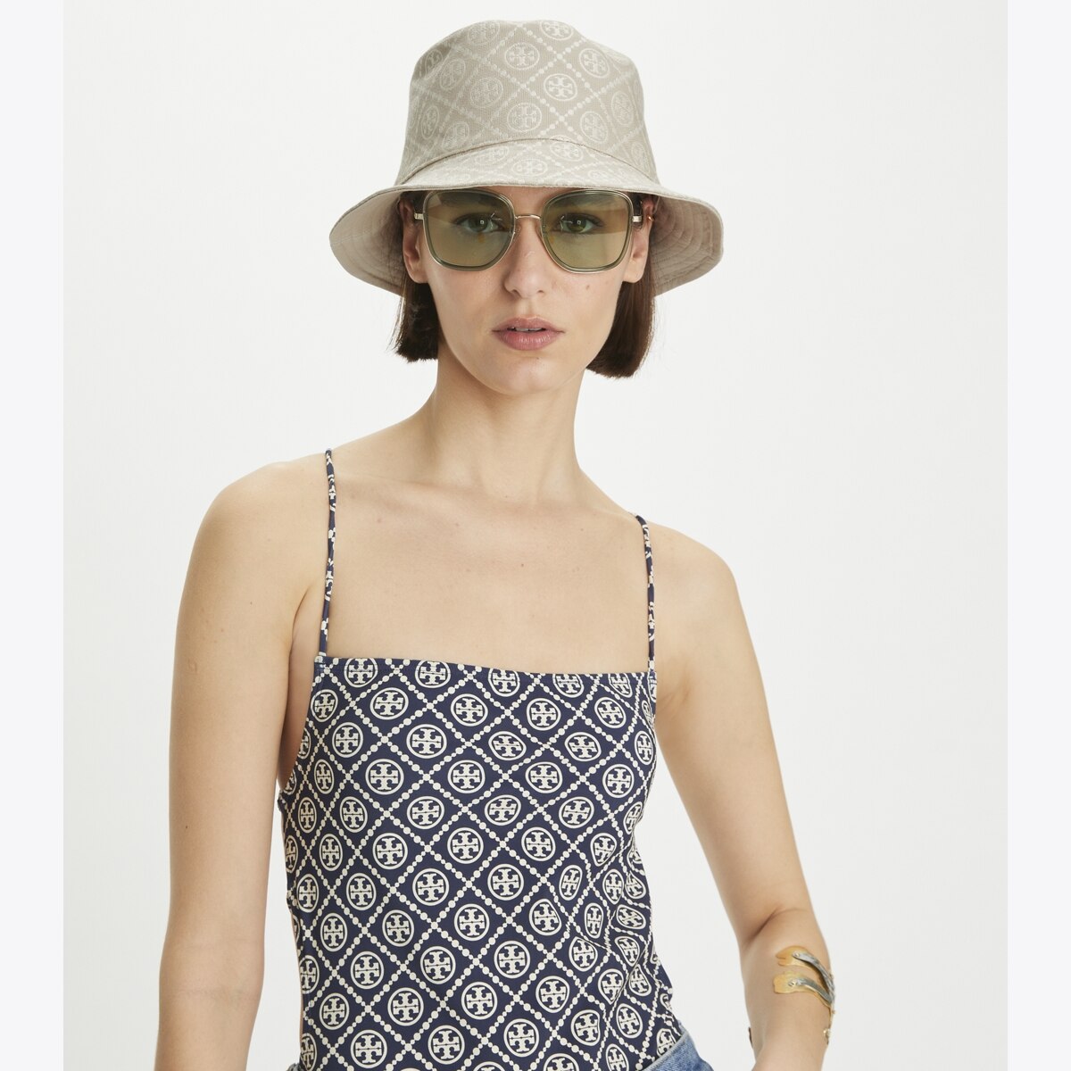 t-monogram-short-brim-bucket-