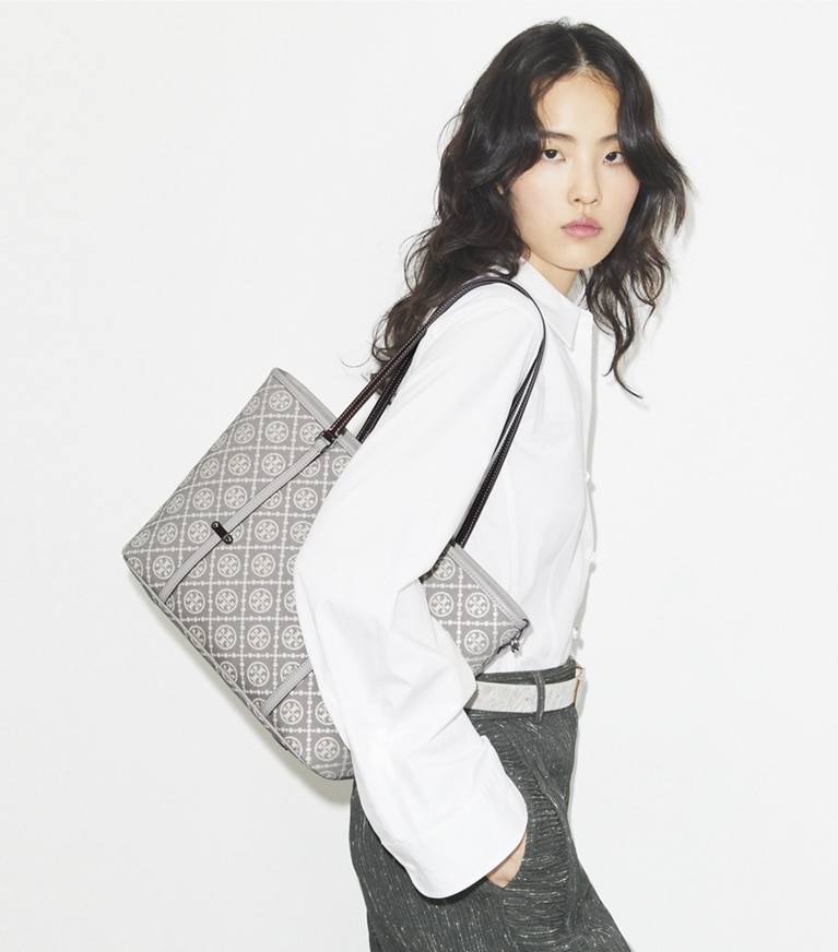 Tory Burch designer トートバッグ Tモノグラム ユーティリティ スモール ジップトートバッグ in Gray angle