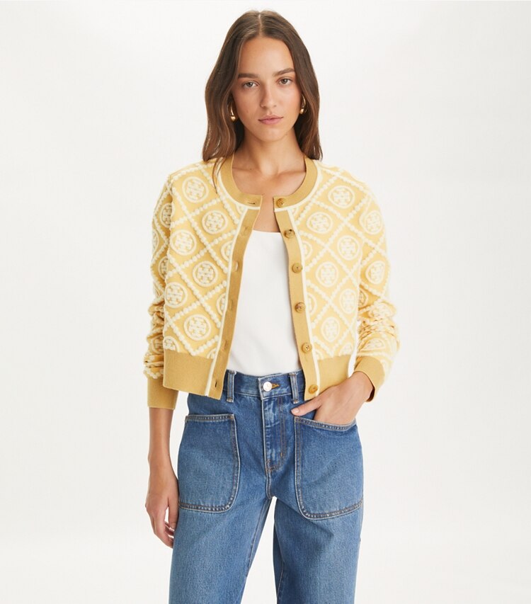 Tory Burch designer セーター Tモノグラム ウールカーディガン in Dusted Beige 3D T Monogram Jacquard on model detail