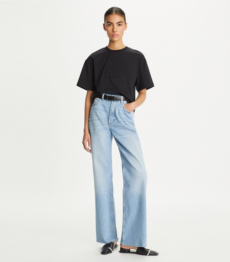 Tory Burch designer tops T-shirt ampia con logo in Black parte anteriore su modella