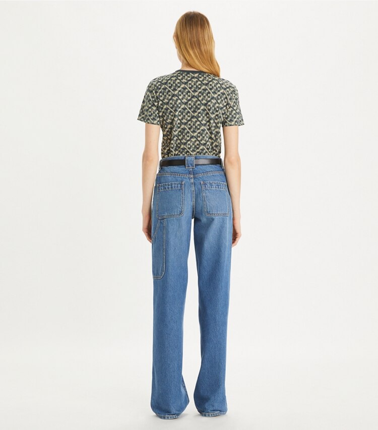 Tory Burch designer tops T-shirt in cotone stampata in Blue Prismatic T Monogram Tee on model back