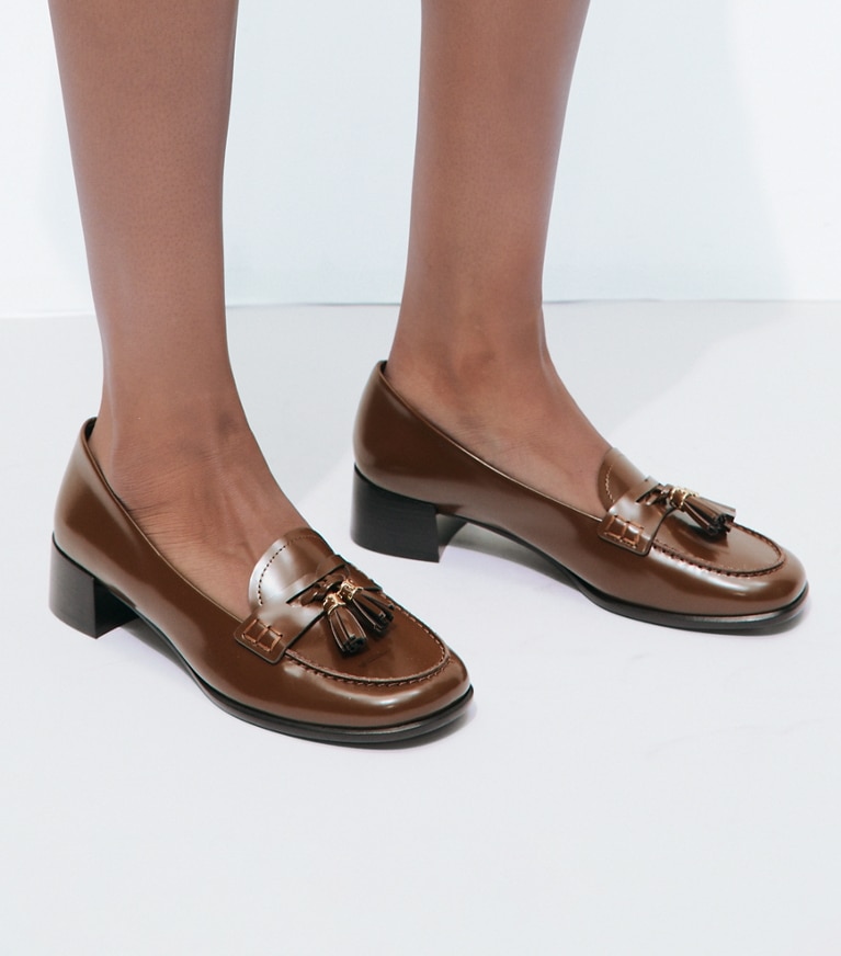 Tory Burch designer flats Tassel Loafer in MOCHA BROWN accessory on model