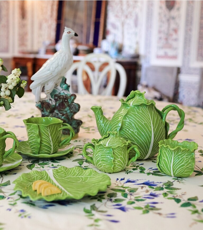 Tory Burch diseñador artículos de mesa & cristalería Taza y platillo de vajilla con borde ondulado, set de 2 en Green editorial