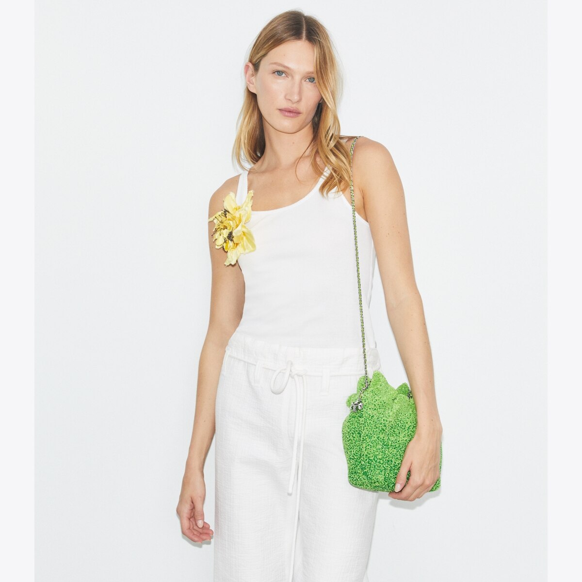 【Tory Burch x BonBon】フレミング ミニ ホーボーバッグ TB x BonBon Mini Fleming Embellished Hobo Bag: Women's