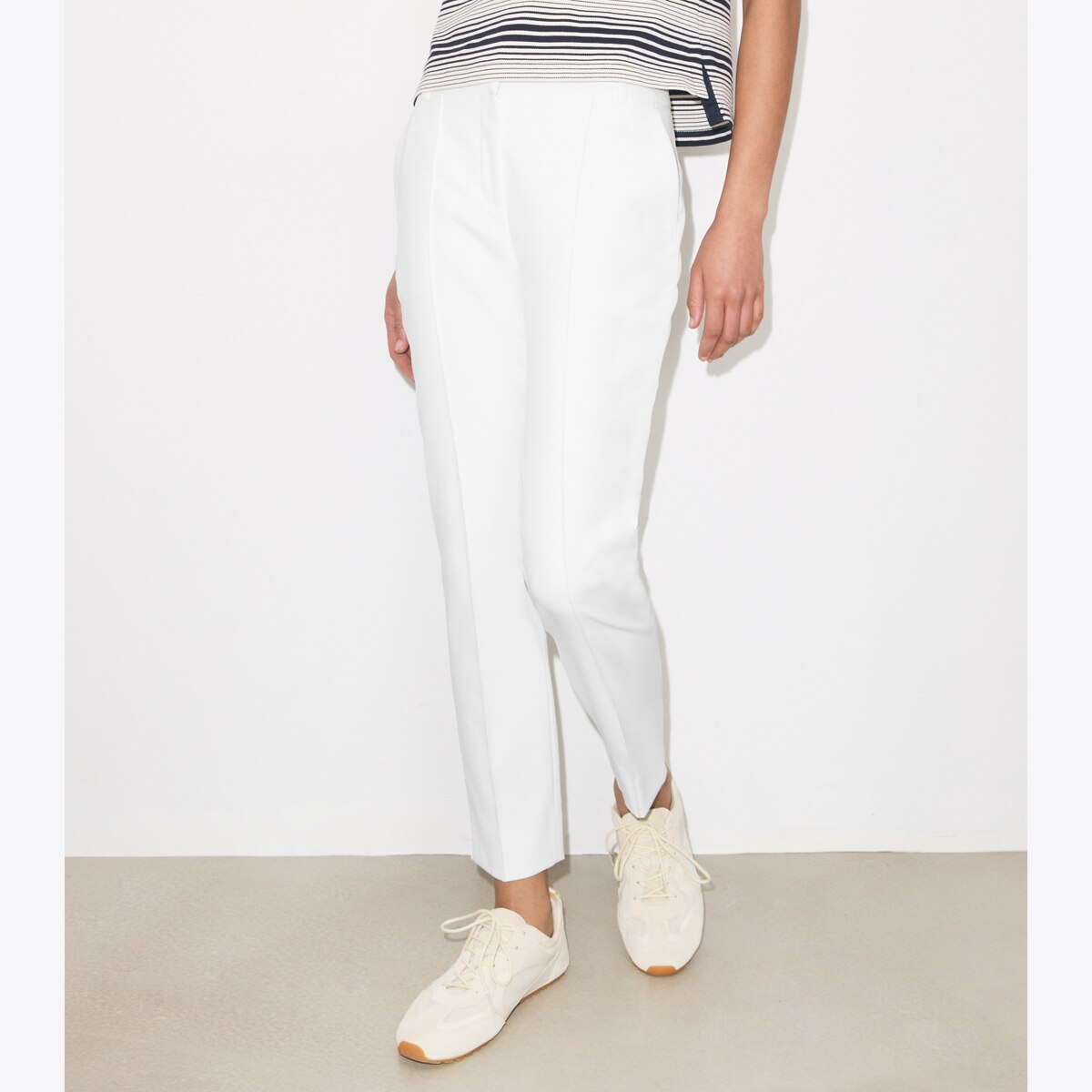 tech-twill-golf-pant-on-model-