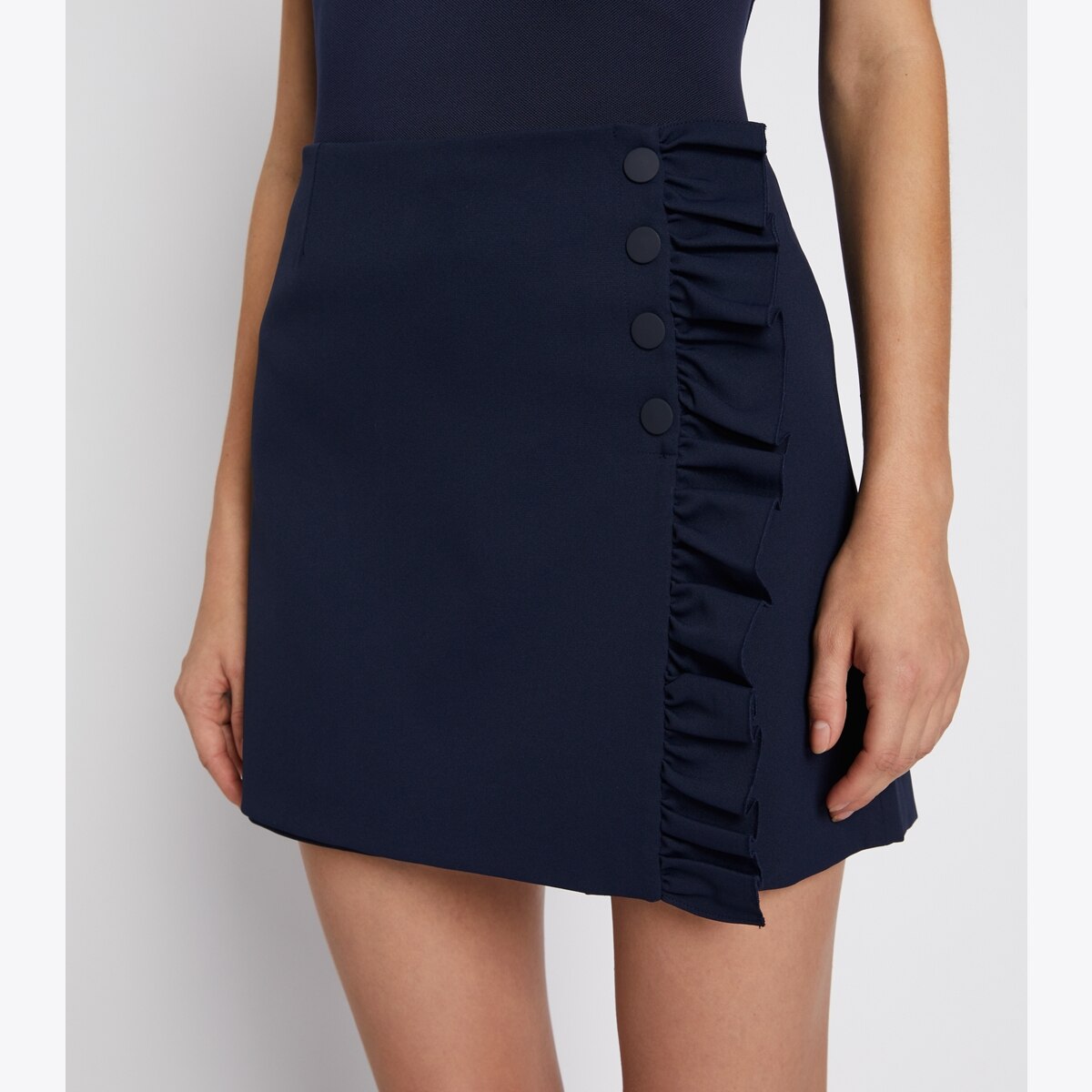 Tory Burch - トリースポーツ　ゴルフ　スカート　ネイビー　XL テック ツイル ラッフル スコート: レディース ボトムス | Tory