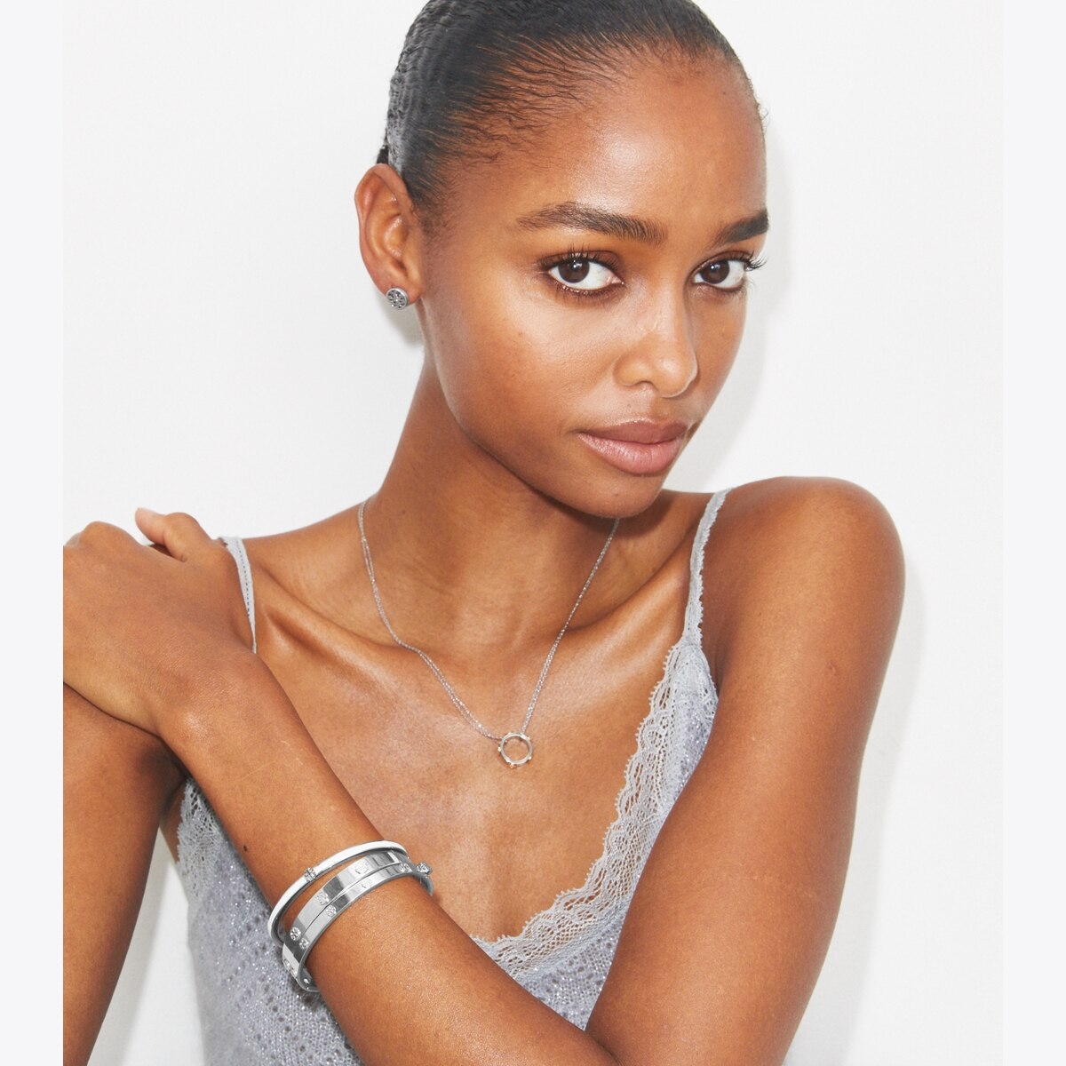 即発 トリーバーチ ブレスレット KIRA ENAMEL 10MM BRACELET Thin Kira Enamel Bracelet: Women's Designer Bracelets | Tory