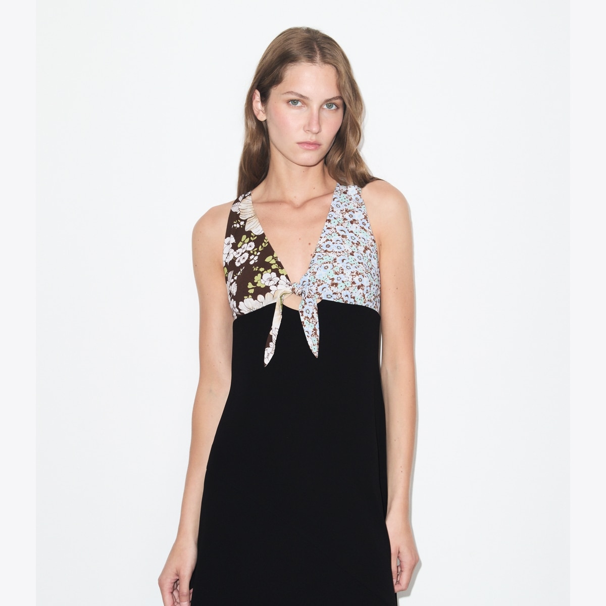 TIE-BACK CREPE DRESS - thumbnail 5