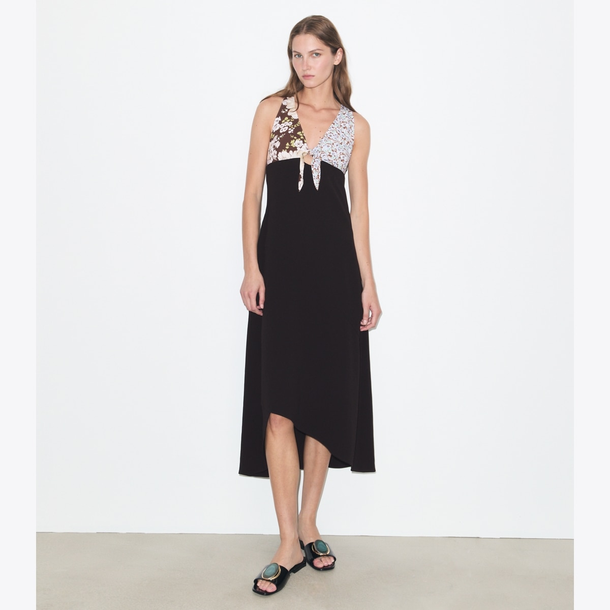 TIE-BACK CREPE DRESS - thumbnail 2