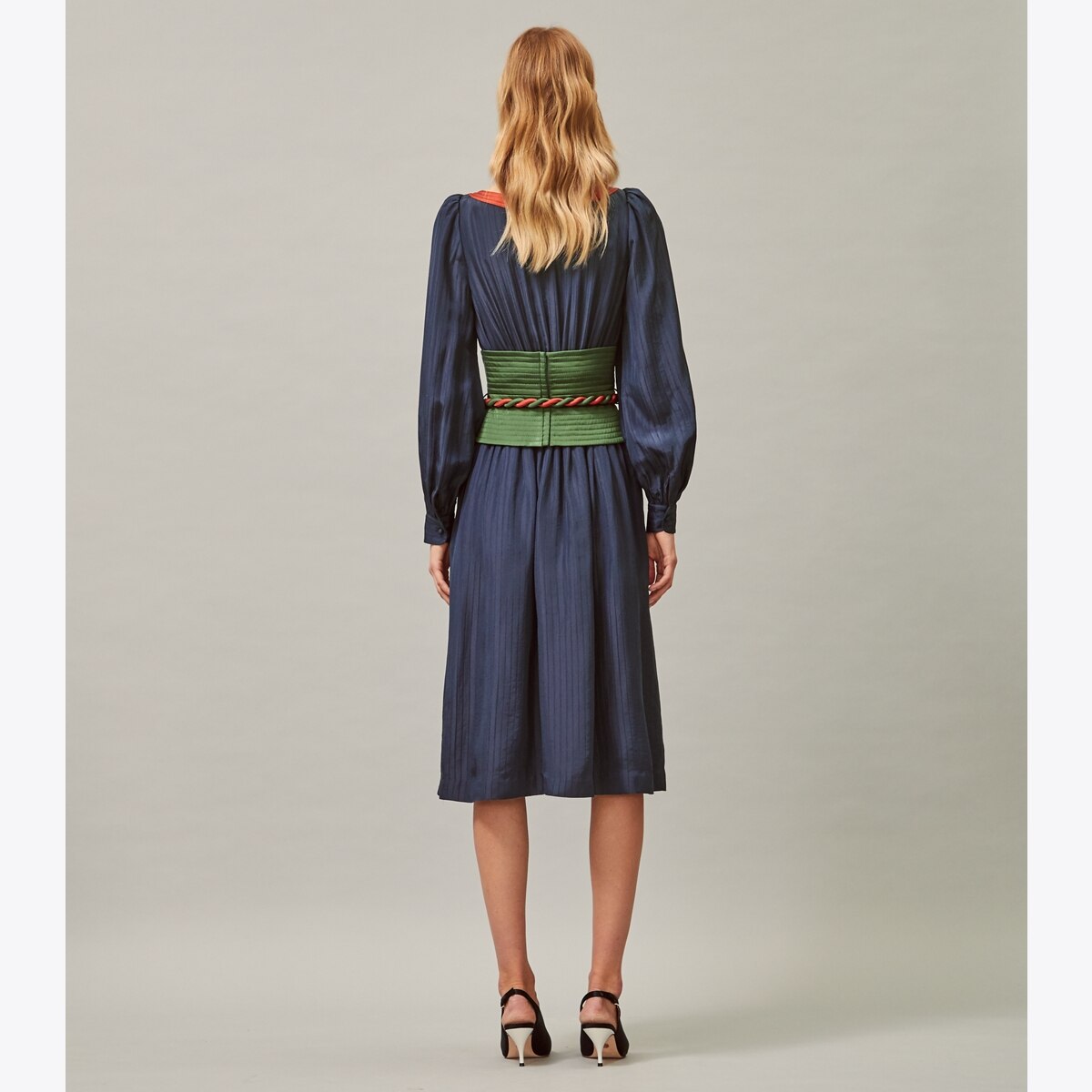 tie-waist-dress-on-model-back.