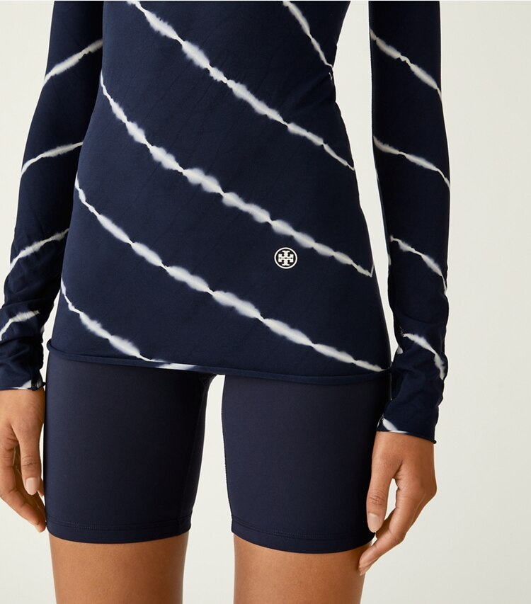 Tory Sport designer tops Tissue-Seamless Long-Sleeve Shibori Mockneck in Tory Navy  Diagonal Shibori on model detail