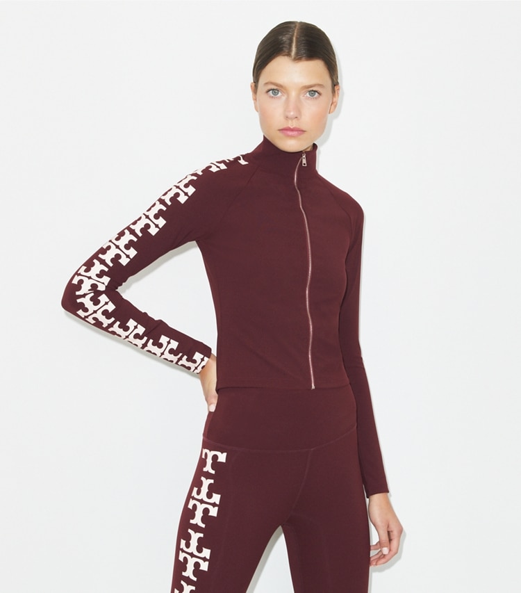 Tory Burch designer oberteile Top aus Nylon mit Logo und Reißverschluss in Merlot on model detail