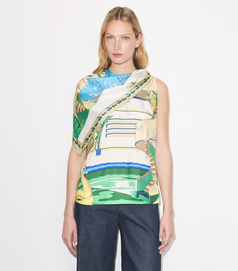Tory Burch diseñador tops Top capa de seda estampada en The Pool Blue detalle en modelo