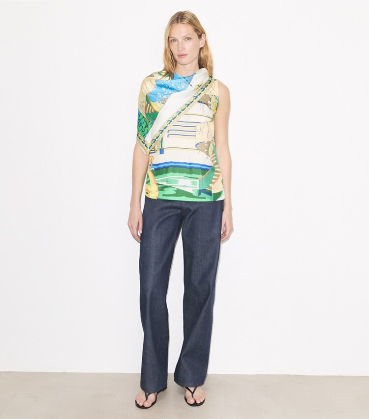 Tory Burch diseñador tops Top capa de seda estampada en The Pool Blue frente en modelo