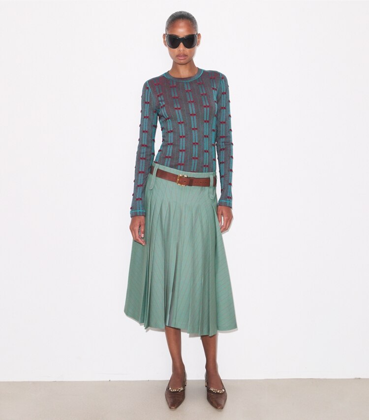 Tory Burch diseñador suéteres Top de viscosa acanalada en Mermaid / Bordeaux frente en modelo
