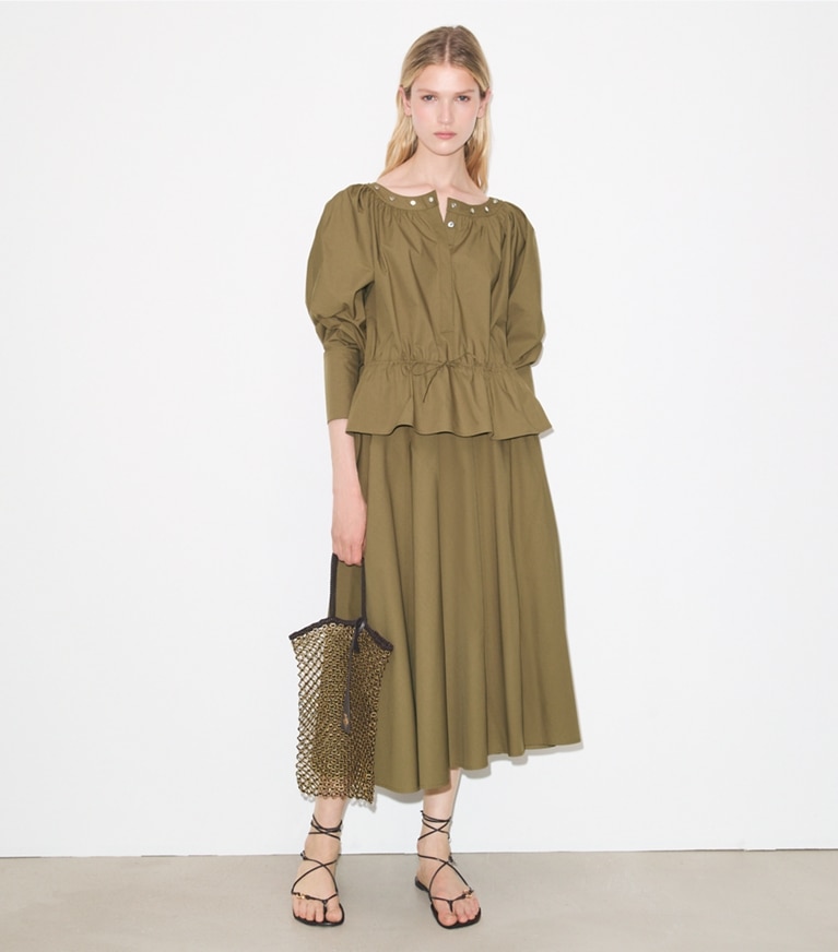 Tory Burch designer tops Top in cotone con coulisse in Olive parte anteriore su modella