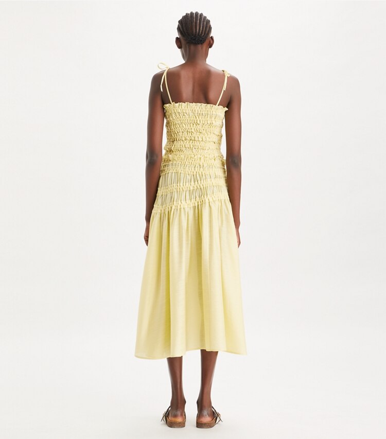 Tory Burch designer copricostume Top in viscosa con lavorazione a punto smock in Lumen on model back