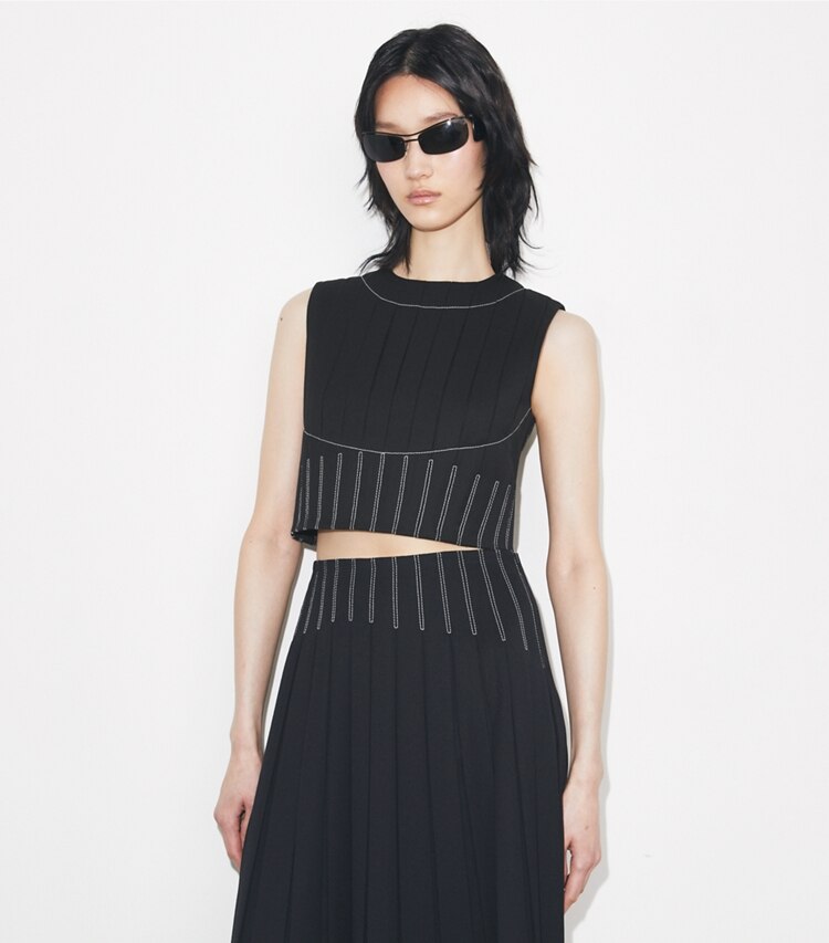 Tory Burch diseñador tops Top plisado de sarga de lana en Black detalle en modelo