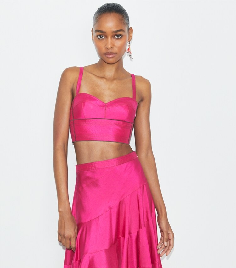 Tory Burch diseñador tops Top sujetador de seda en Bold Pink detalle en modelo