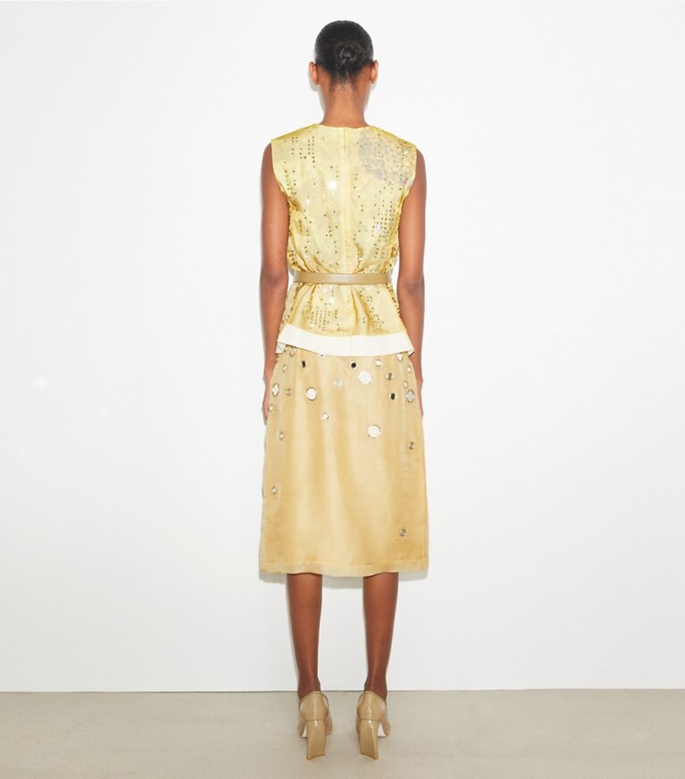 Tory Burch diseñador tops Top tipo shell de organza estampada en Yellow Bee parte posterior en modelo