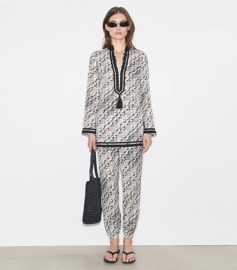 Tory Burch designer strandmode Tory Seidentunika in New Ivory Distressed Pixelated Logo front