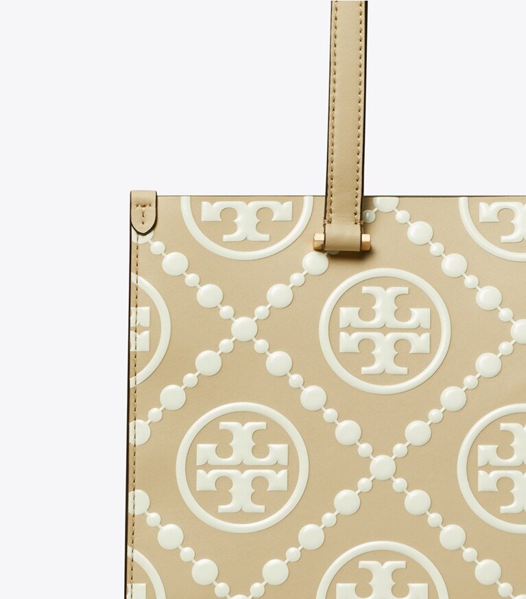 Tory Burch diseñador bolsos tote Tote pequeña con relieve en contraste con monograma T en Beige detalle