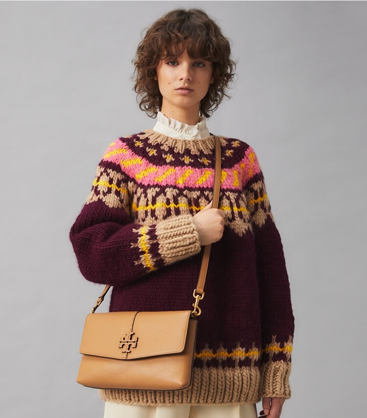 Tory Burch designer borse a spalla Tracolla McGraw in Tiramisu accessory on model