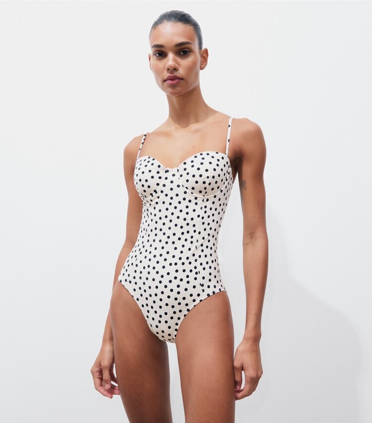 Tory Burch diseñador prendas de una pieza Traje de baño balconette en Cream Dot detalle en modelo
