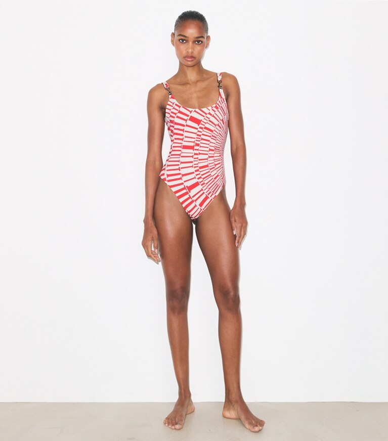 Tory Burch diseñador enterizos Traje de baño estampado sin mangas con broche en Red Circle T frente en modelo
