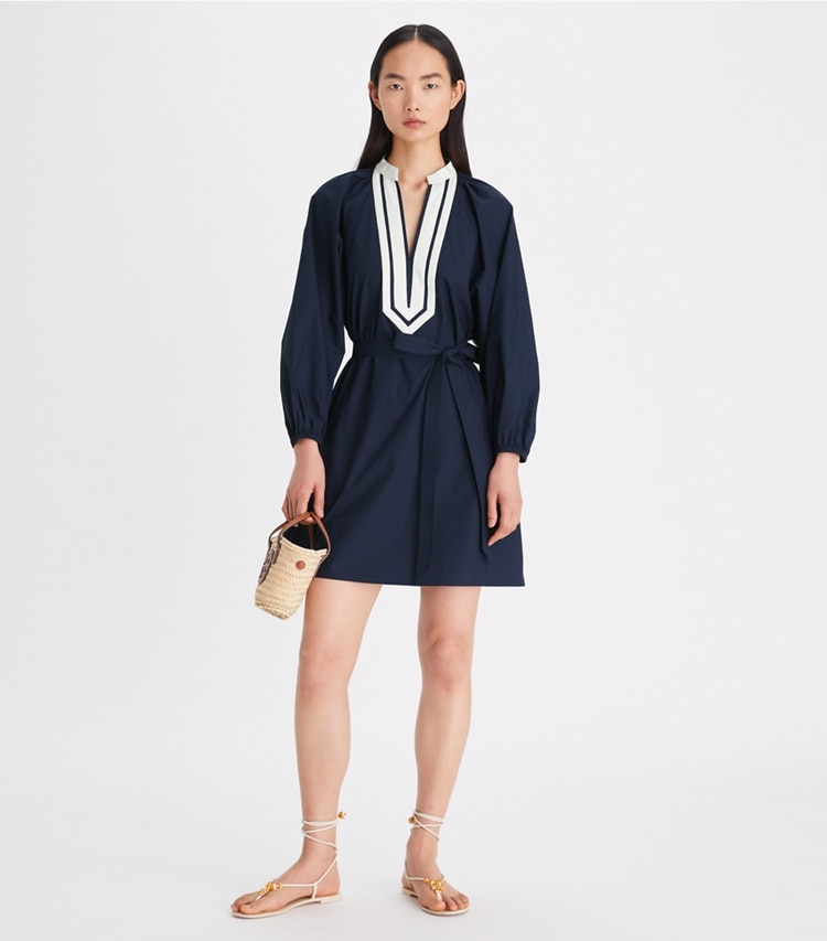 Tory Burch designer strandmode Tunikakleid mit Ballonärmeln in Tory Navy modell von vorn