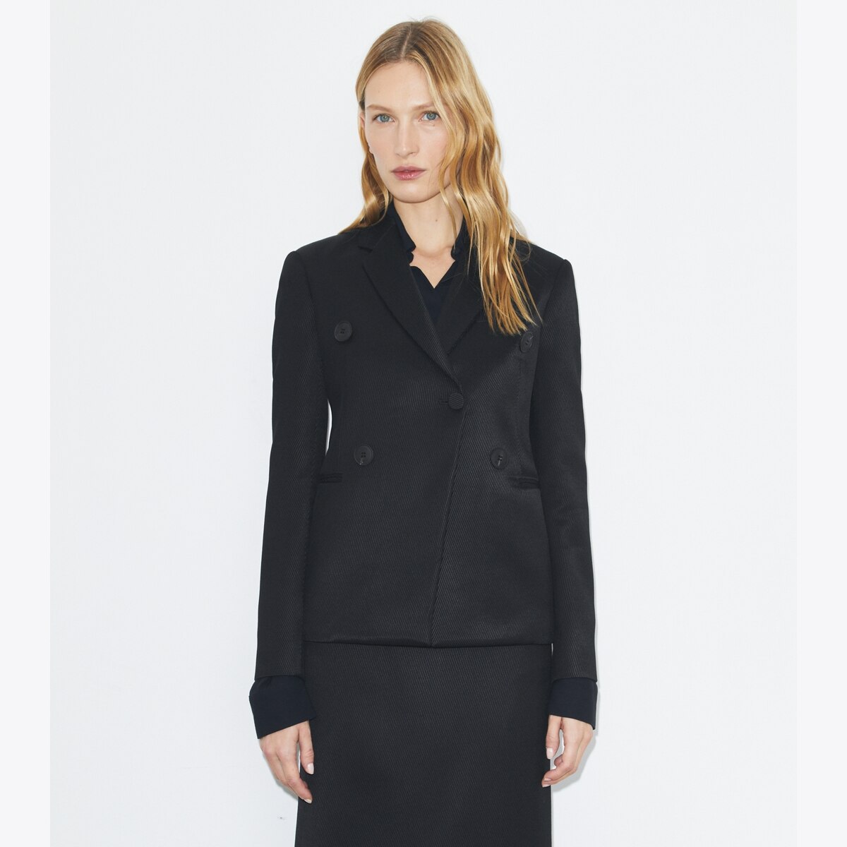 twill-blazer-on-model-detail.