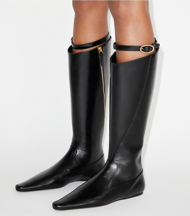 Tory Burch designer kniestiefel Twisted Riding Boot in BLACK accessory on model
