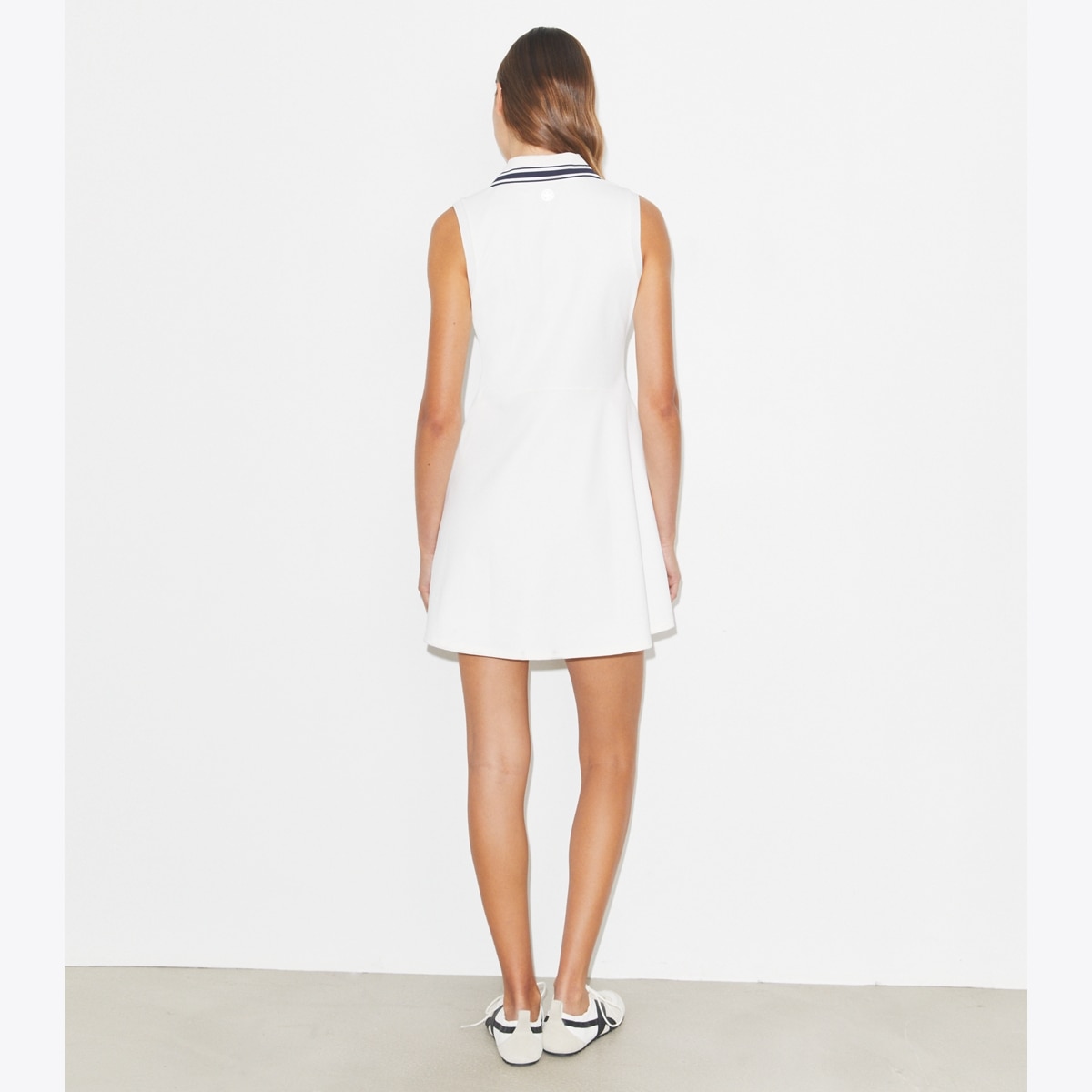 V-NECK TENNIS DRESS - thumbnail 4