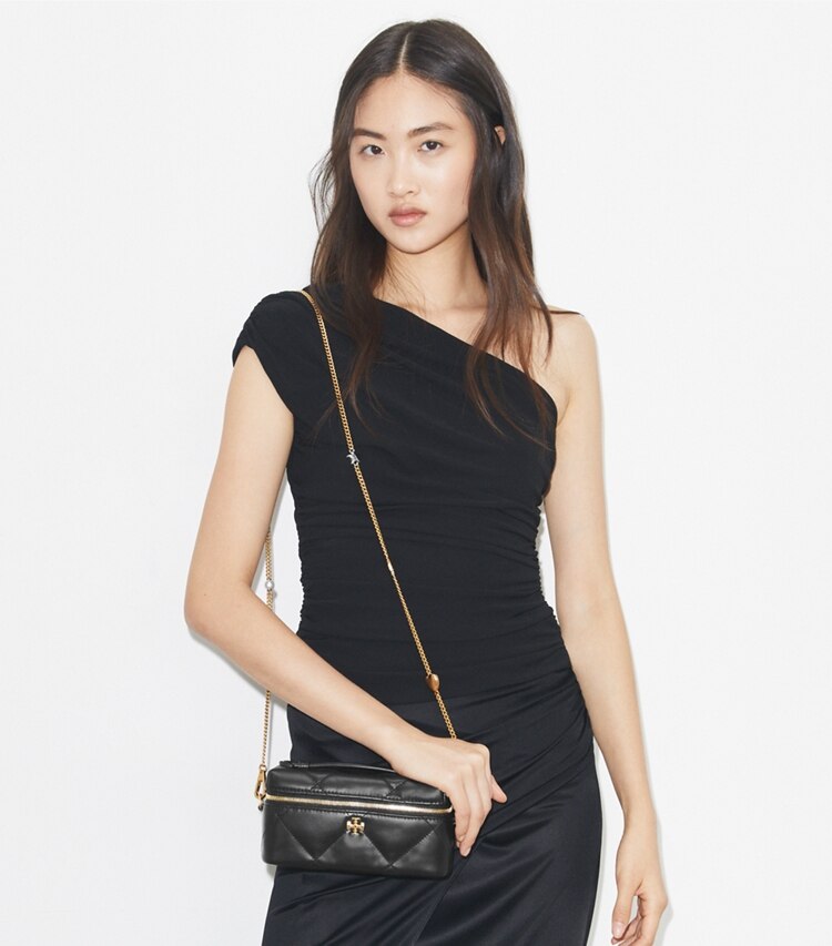Tory Burch designer sacs à bandoulière Vanity East-West Kira Diamond Quilt avec breloque dans Black accessoire sur le modèle