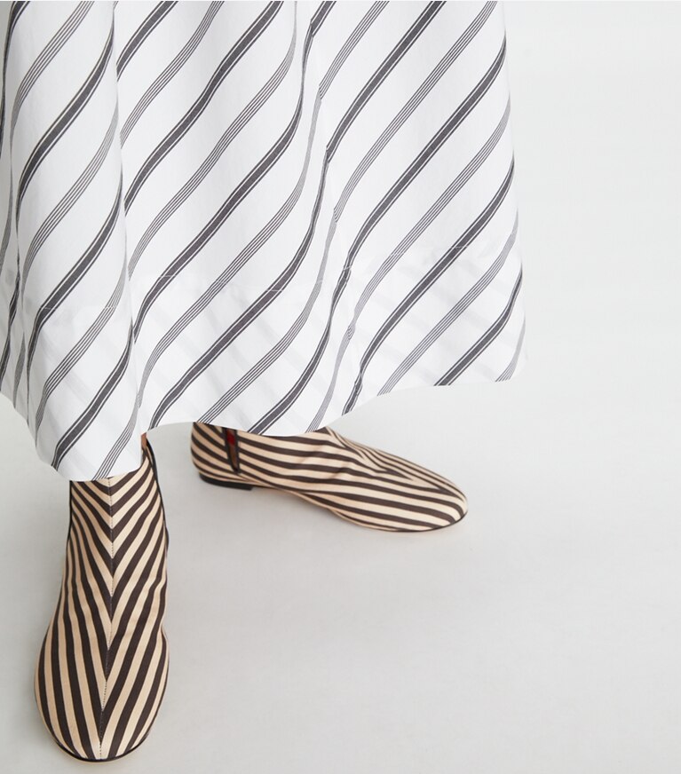 Tory Burch designer bottoms Variegated Stripe Poplin Skirt in Black / White front main