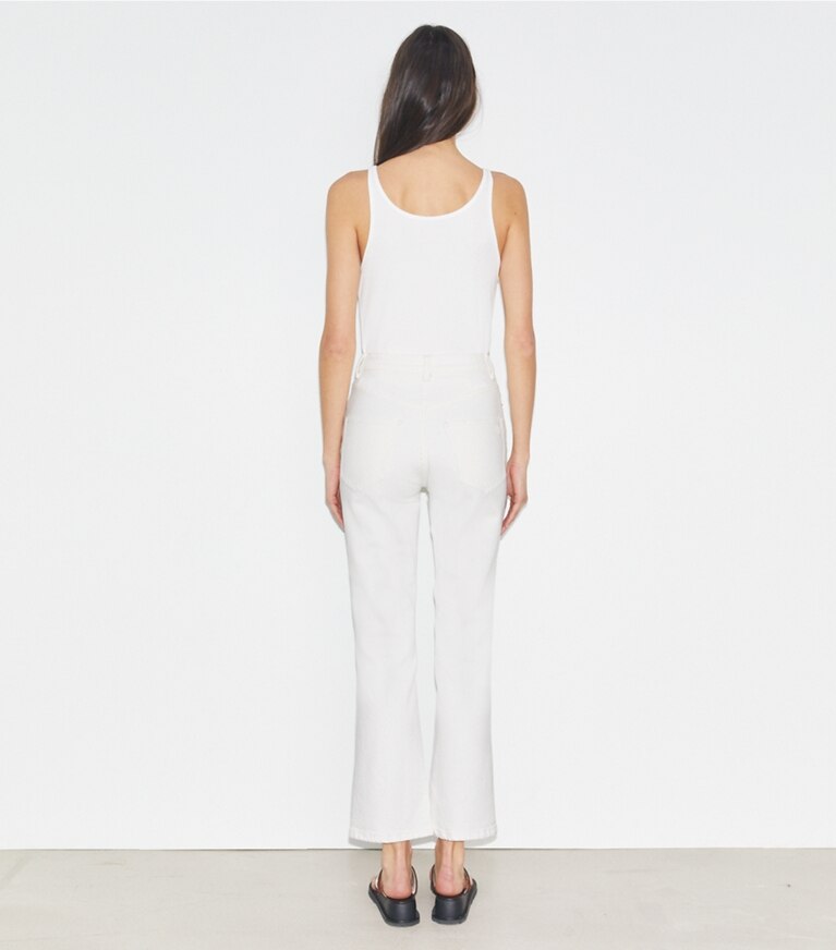 Tory Burch designer unterteile Verkürzte, ausgestellte Jeans in White Chalk Wash front