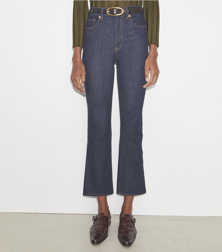 Tory Burch designer unterteile Verkürzte, ausgestellte Jeans in Raw/Unwashed front