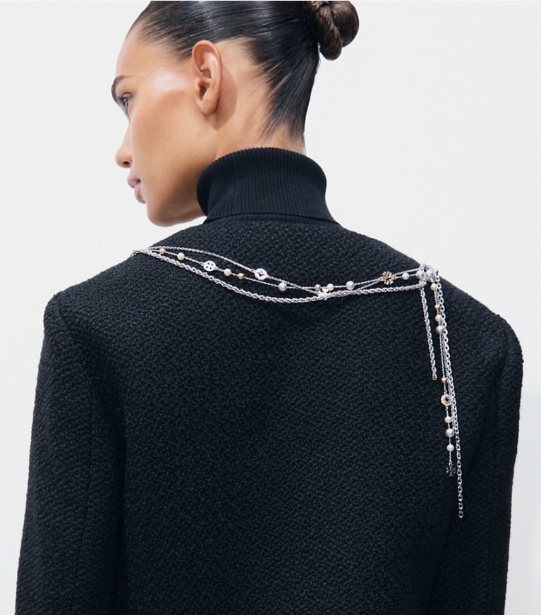 Tory Burch designer jacken Verzierte Boucléjacke in BLACK additional on model
