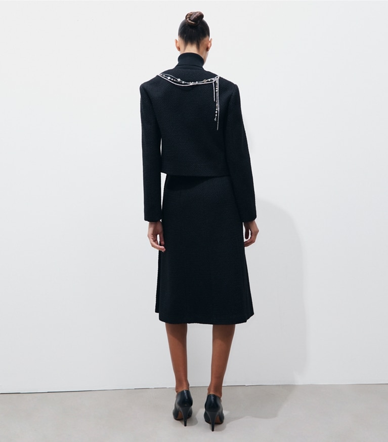 Tory Burch designer jacken Verzierte Boucléjacke in BLACK on model back