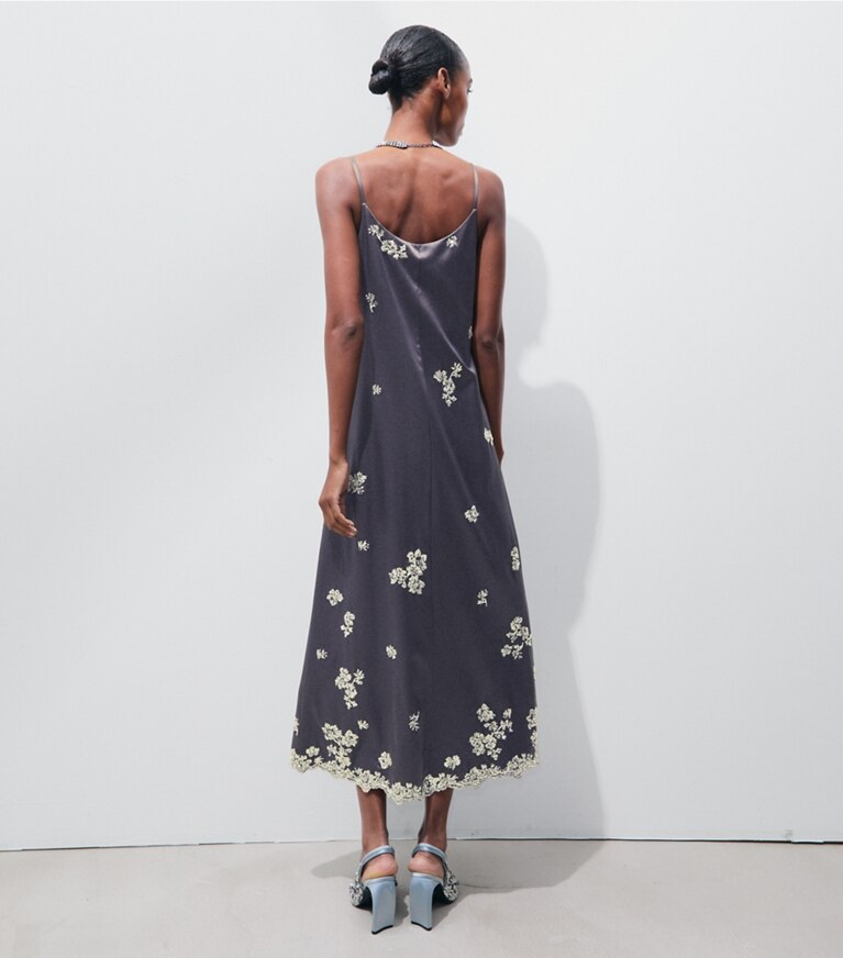 Tory Burch designer kleider Verziertes Seidenkleid in Bluestone on model back