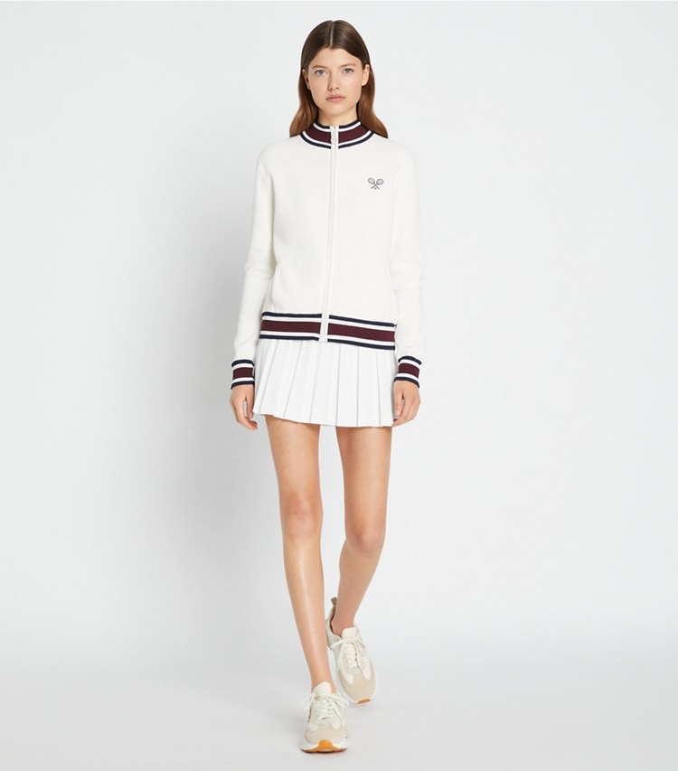 Tory Burch designer vestes Veste de tennis en maille technique dans Snow White sur modèle, de face
