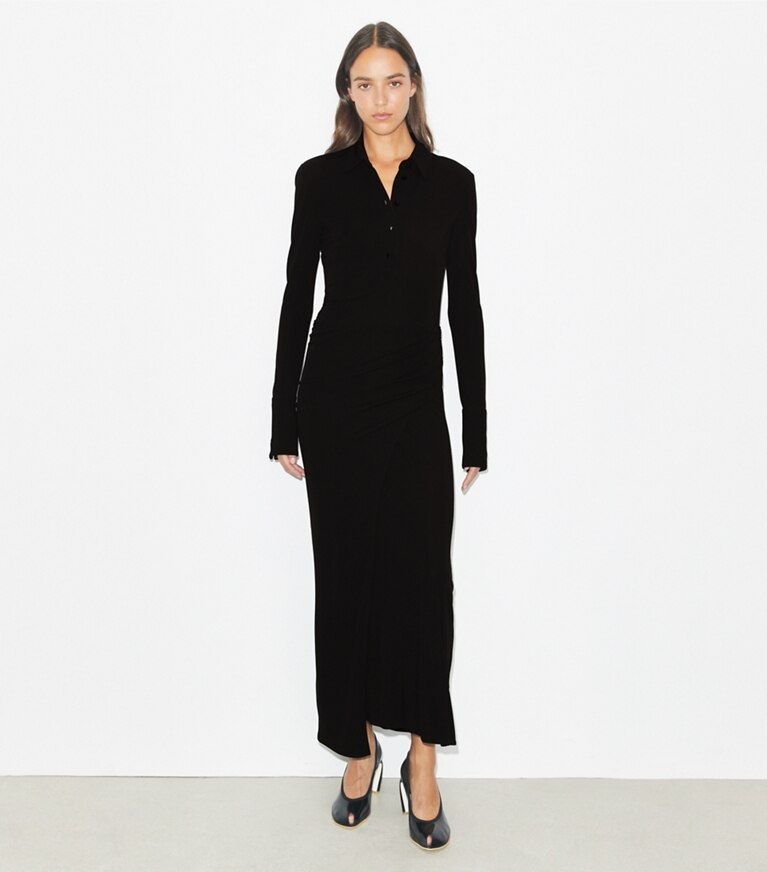 Tory Burch diseñador vestidos Vestido camisero de jersey en Black frente en modelo