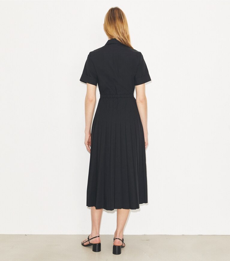 Tory Burch diseñador vestidos Vestido camisero de poplín plisado en Black parte posterior en modelo